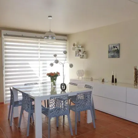 House With 3 Bedrooms In With Enclosed Garden And Wifi 800 M From The Gruissan